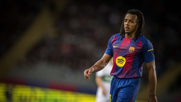 Jules Kounde cedera saat lawan Atletico Madrid di semifinal Copa del Rey