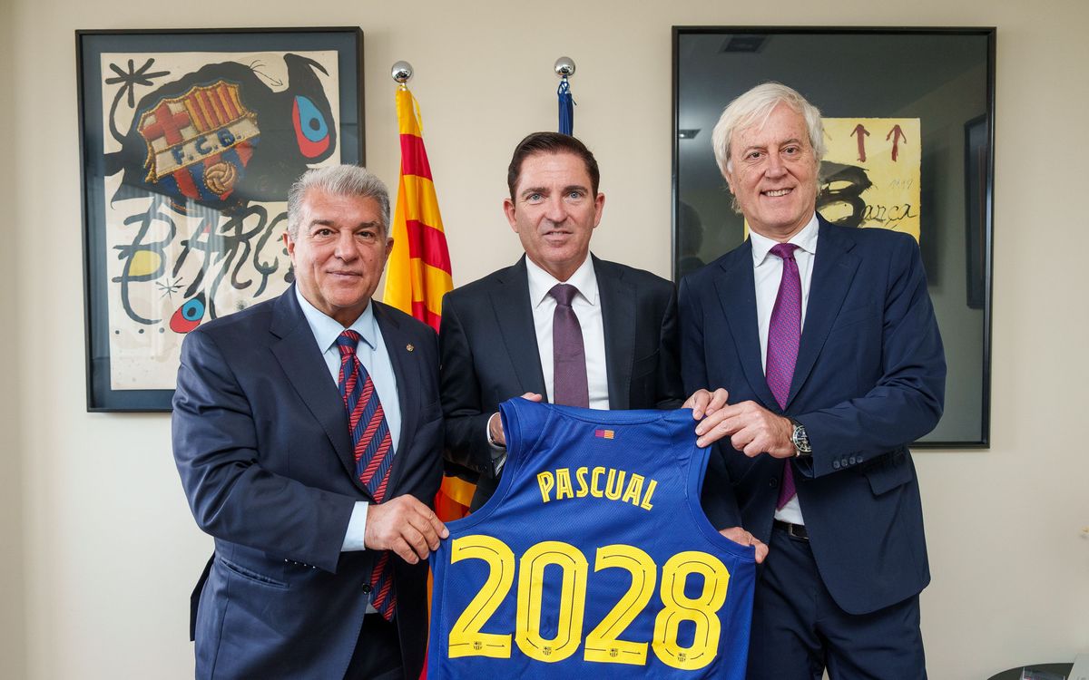 Xavi Pascual firma hasta el 2028