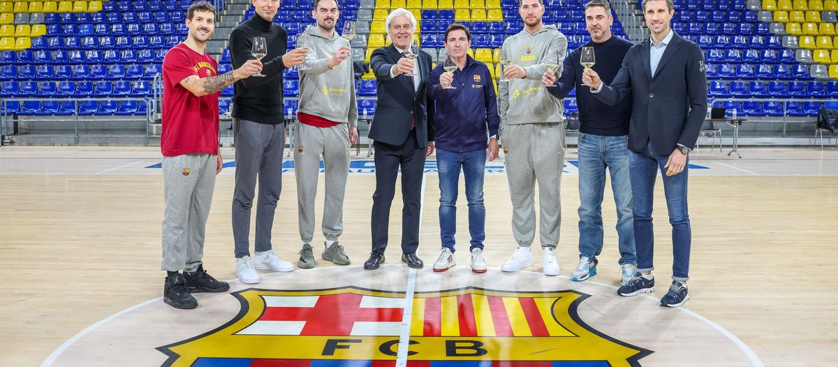 Brindis de Navidad del Barça de baloncesto con los mejores deseos