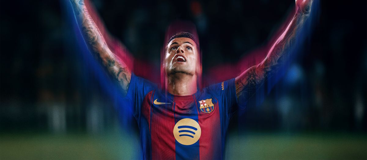 LIVE: Cancelo signs contract