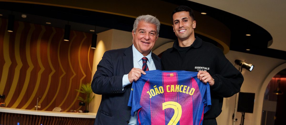 João Cancelo ya es del FC Barcelona
