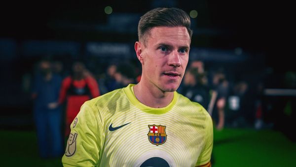 【希少】スペイン代表01-02　シャビ・エルナンデス シャビ・エルナンデス - Wikipedia