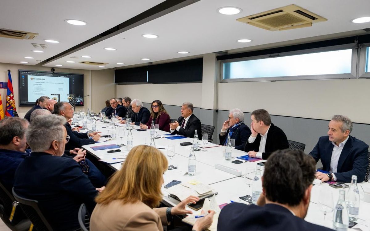 Dimisión del Presidente Laporta y parte de la Junta para presentarse a las elecciones