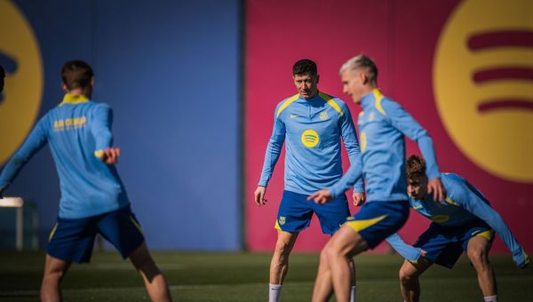 練習復帰、ペドリとラッシュフォードが参加