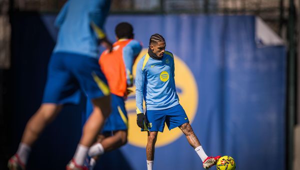 練習復帰、ペドリとラッシュフォードが参加