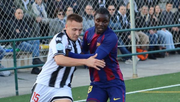 Photo Dédicacée Arnau Tenas – FC Barcelone – Espagne – Neuf Sous Emballage
