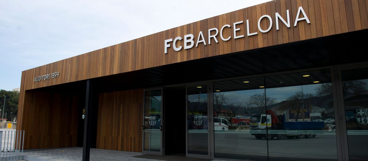 Lliurament de signatures dels precandidats