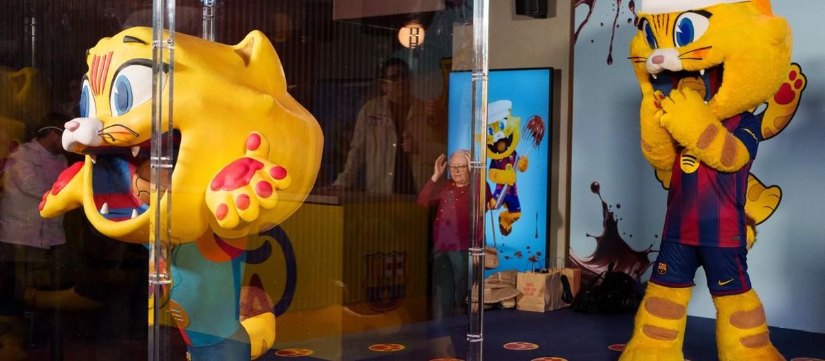 El FC Barcelona presenta la mona de CAT y acerca el Club a los más pequeños