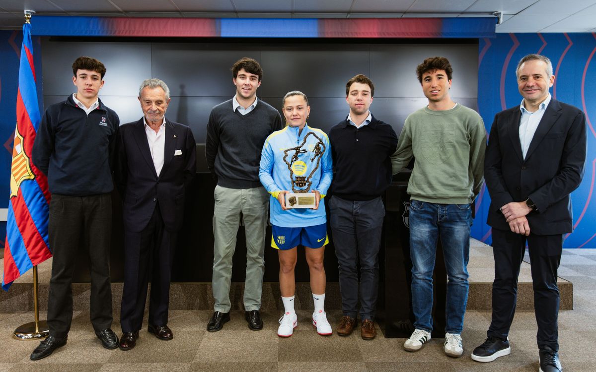 Claudia Pina recibe el premio Aldo Rovira de la temporada 2024/25