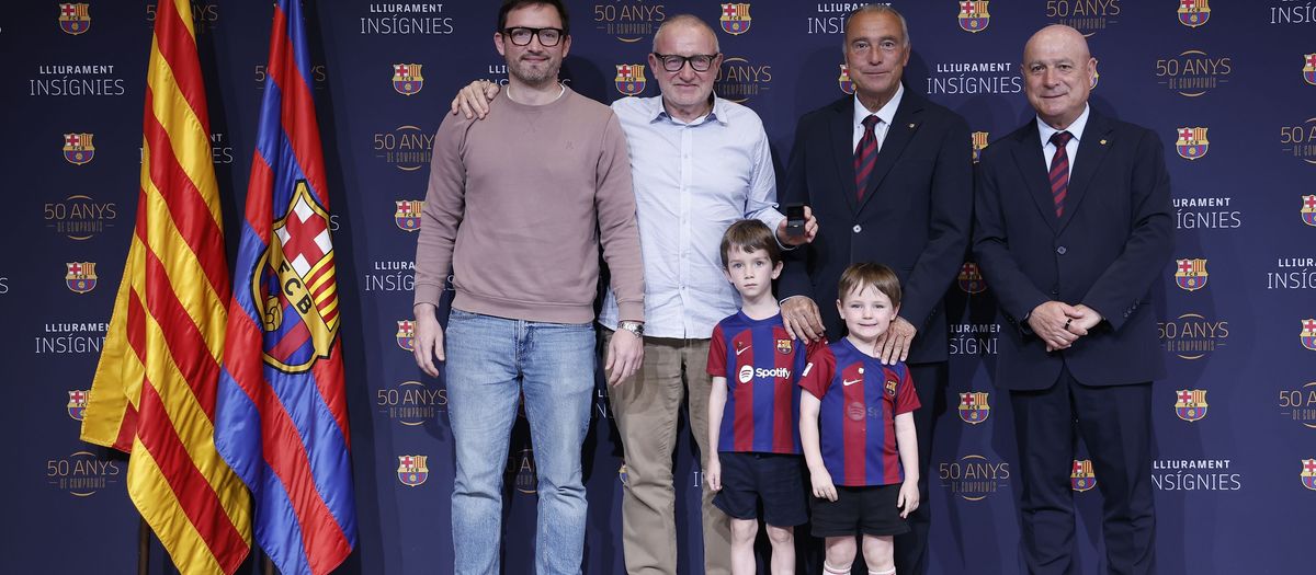 Lliurament d’insígnies d’or amb el president Yuste