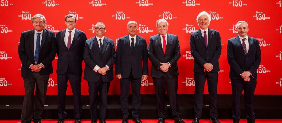 El FC Barcelona brinda amb Estrella Damm en el seu 150è aniversari