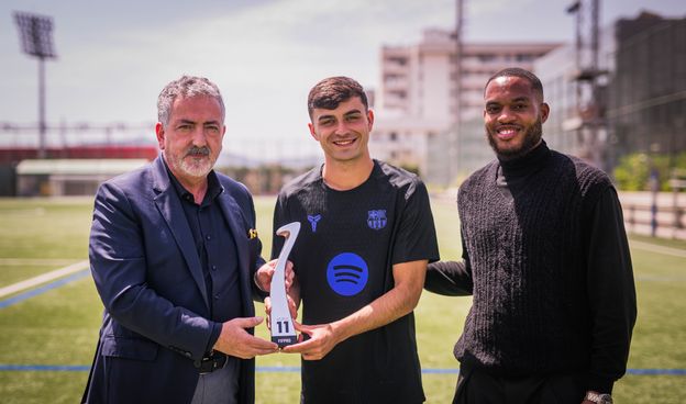 ペドリは FIFPro アワードを 24/25年シーズンのワールドイレブン