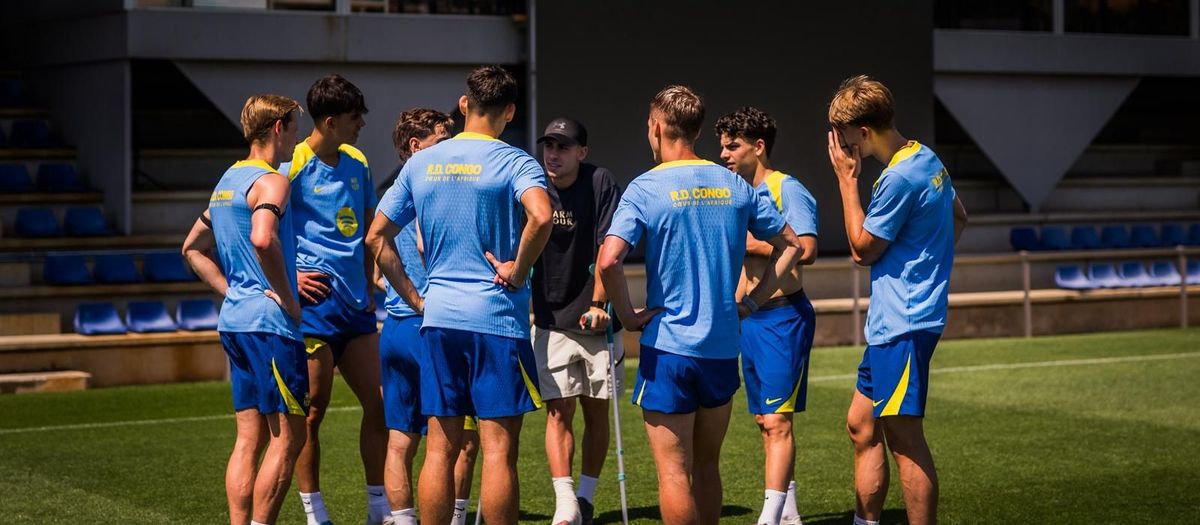 Fermín López visits training