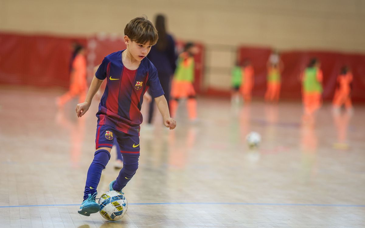 INDOOR FOOTBALL