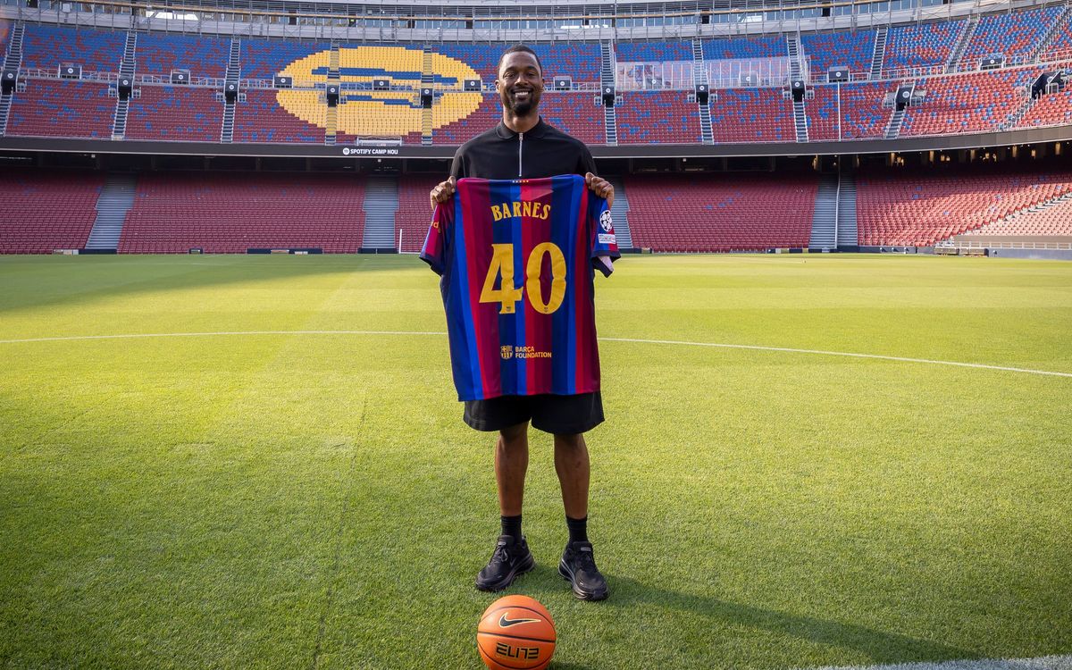 Harrison Barnes visita el Spotify Camp Nou