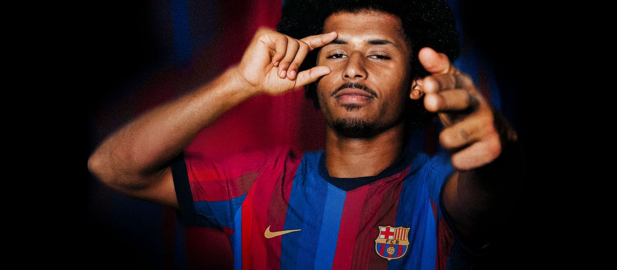 FC Barcelona sign Karim Adeyemi
