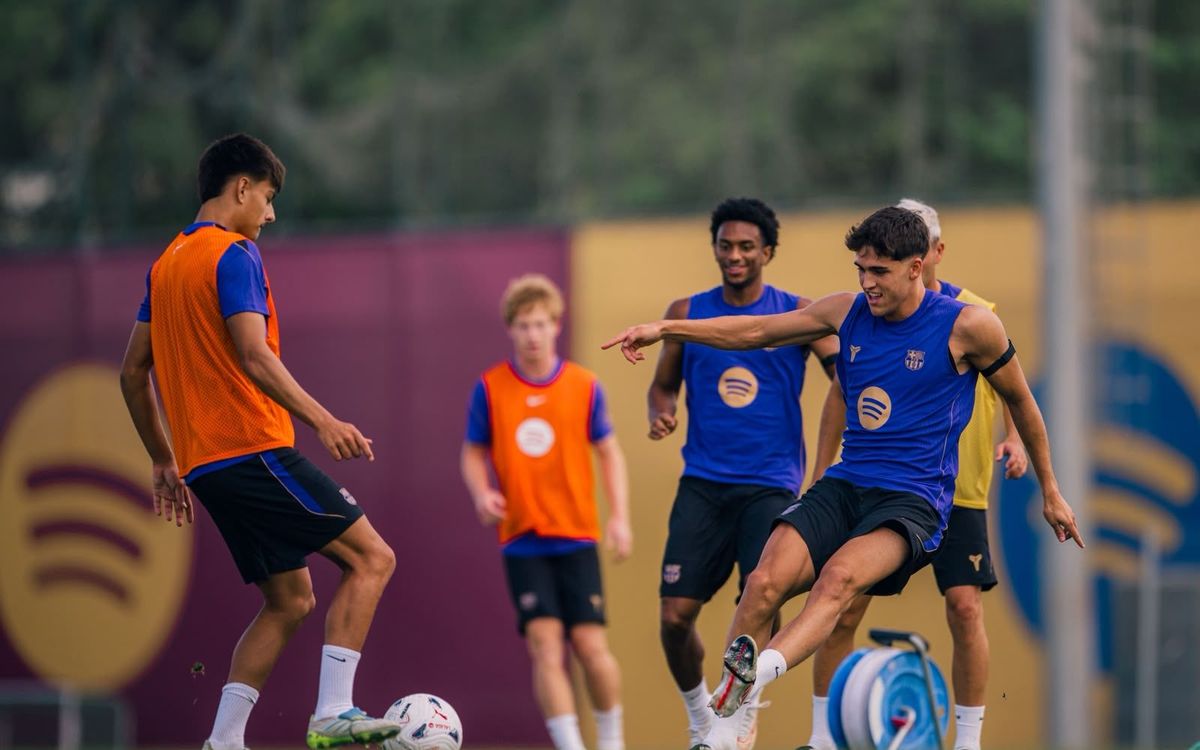 Último entrenamiento antes del debut en Liga