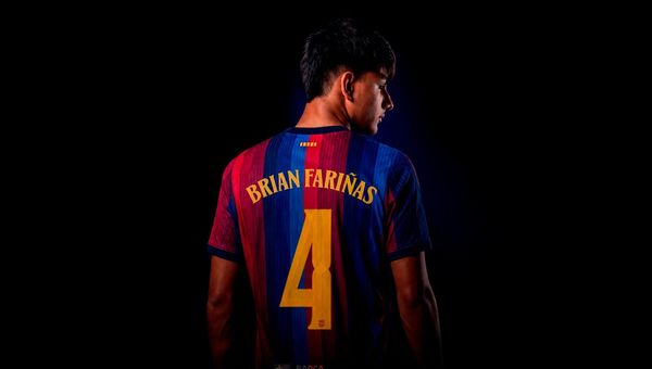 Lamine Yamal, FC Barcelona's new number '19'
