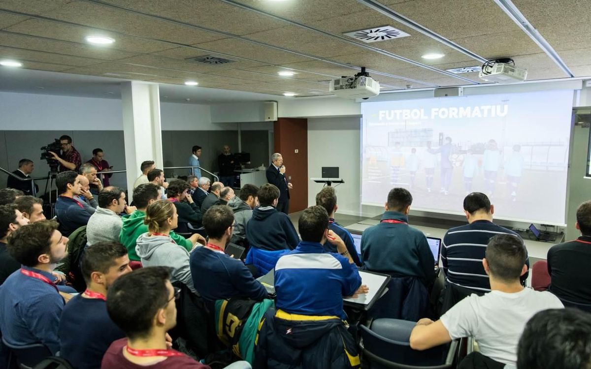 Arranca la tercera edición de la FCB Coaches Academy, la formación de formadores del FC Barcelona