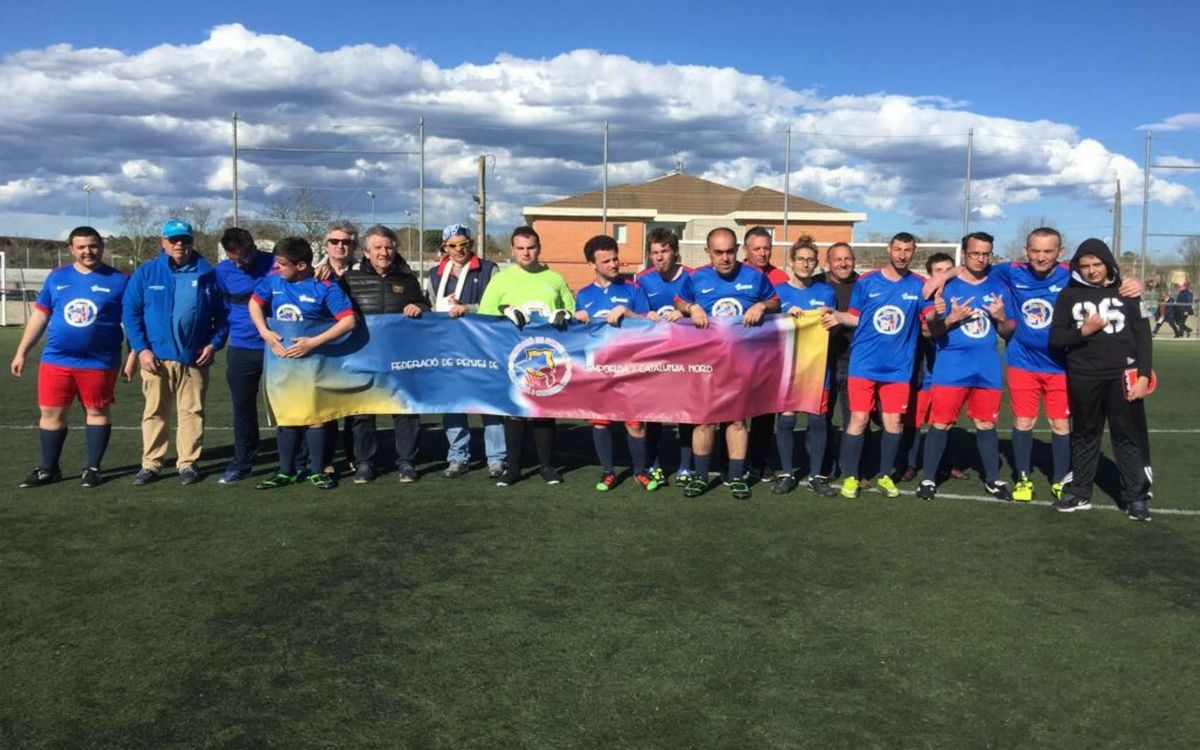La Federación de Penyes Barcelonistes de l’Empordà i Catalunya Nord consigue que un grupo de personas discapacitadas participe en el Torneo MIC Integra