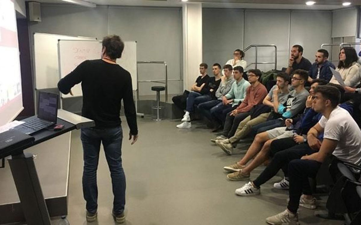 Comença el curs ‘Eines de comunicació per a ser professional’