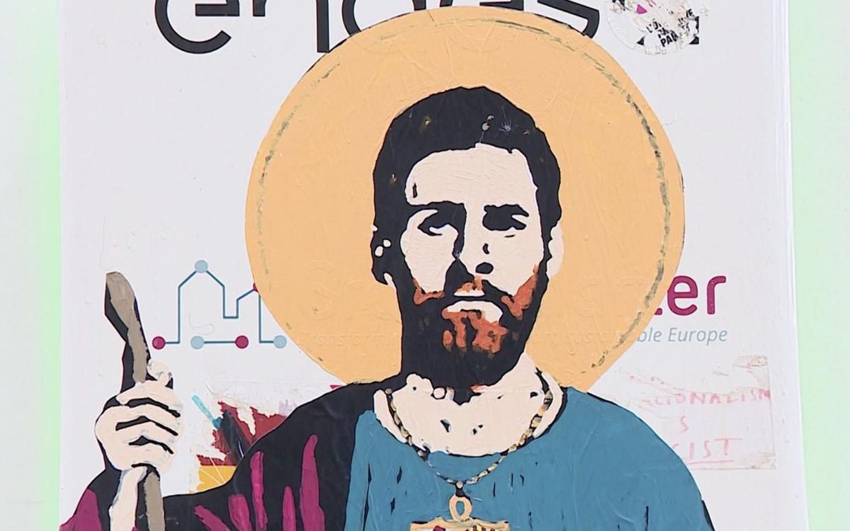 Lionel Messi, 'sanctified' on the streets of Barcelona