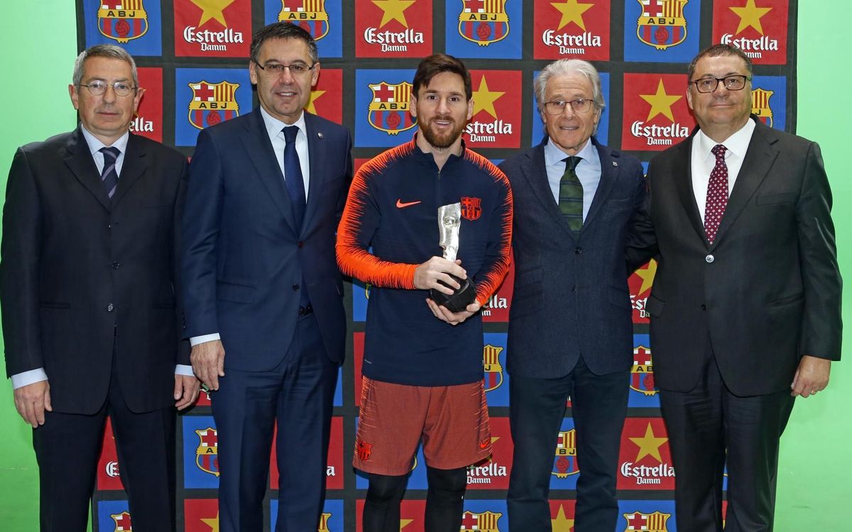 Lionel Messi recibe el Premio Barça Jugadores