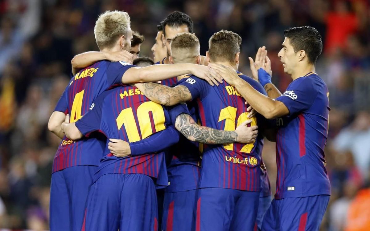 Vidéo - Le groupe du FC Barcelone convoqué pour recevoir Séville, avec Iniesta