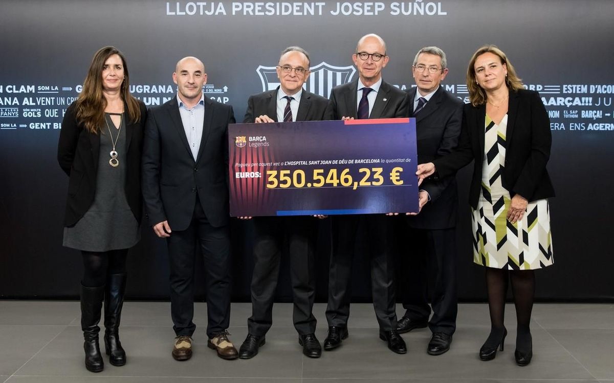 El FC Barcelona fa un donatiu de més de 350.000 al Cancer Pediatric Center per la recaptació del partit dels Legends