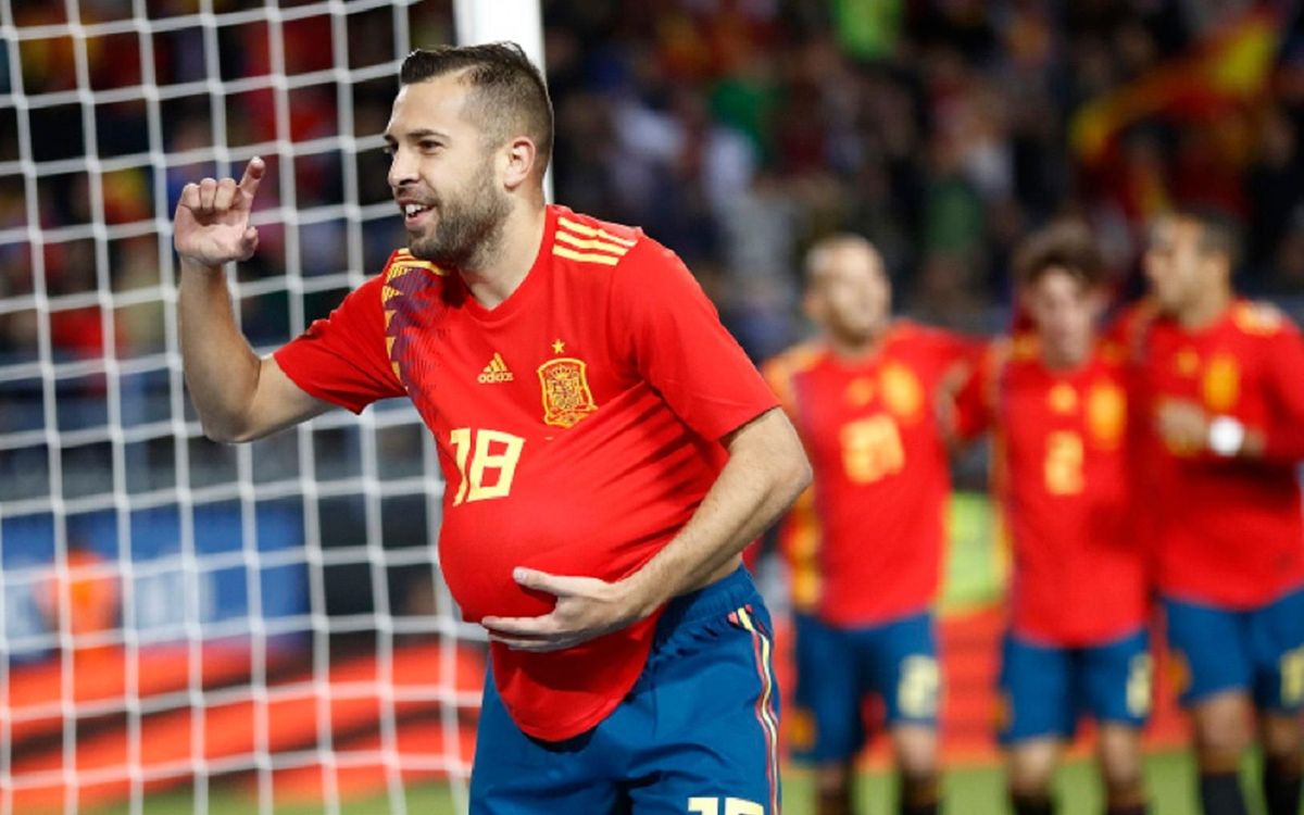 Iniesta y Jordi Alba marcan en el triunfo de la selección española