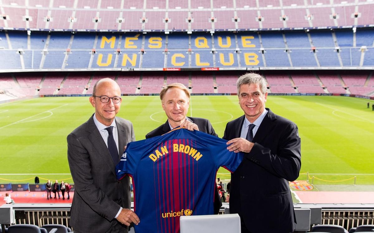 Da Vinci Code author Dan Brown visits Camp Nou