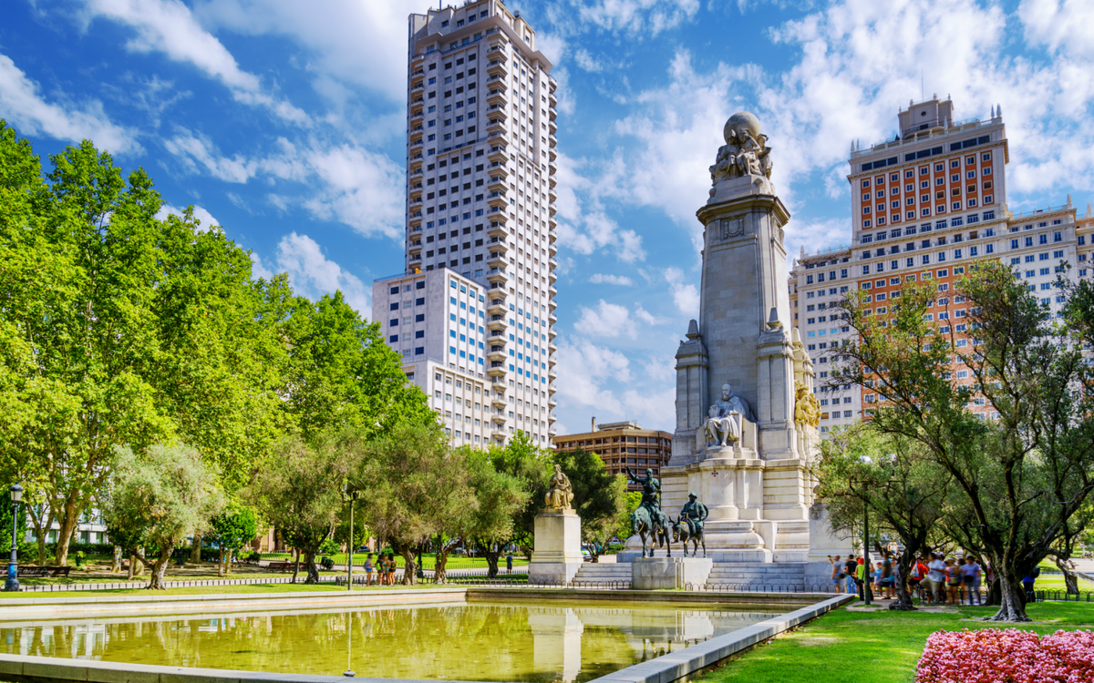 Supporters out of home: guide of tourist recommendations