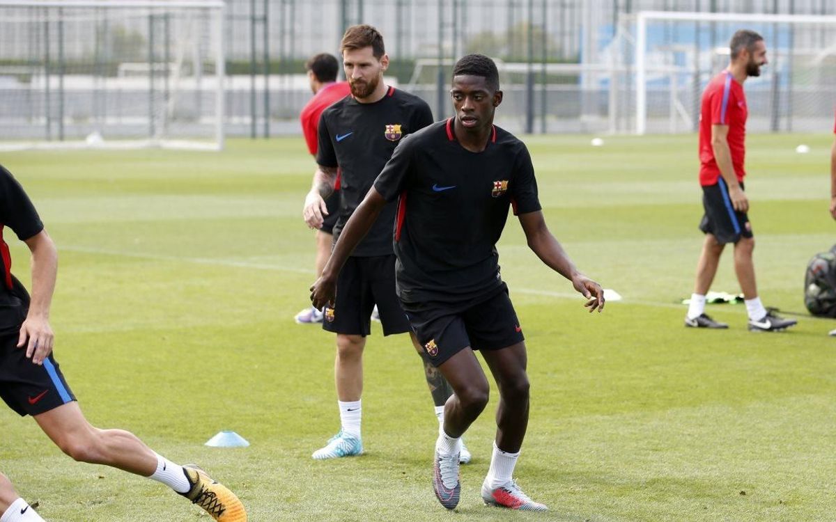 Leo Messi i set internacionals més s’incorporen als entrenaments