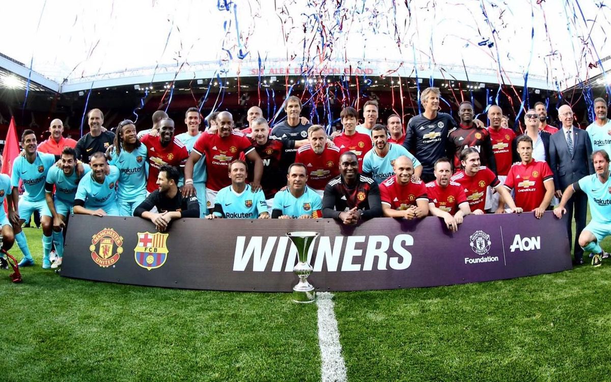 Manchester United Legends - Barça Legends: Empate en el Teatro de los Sueños (2-2)