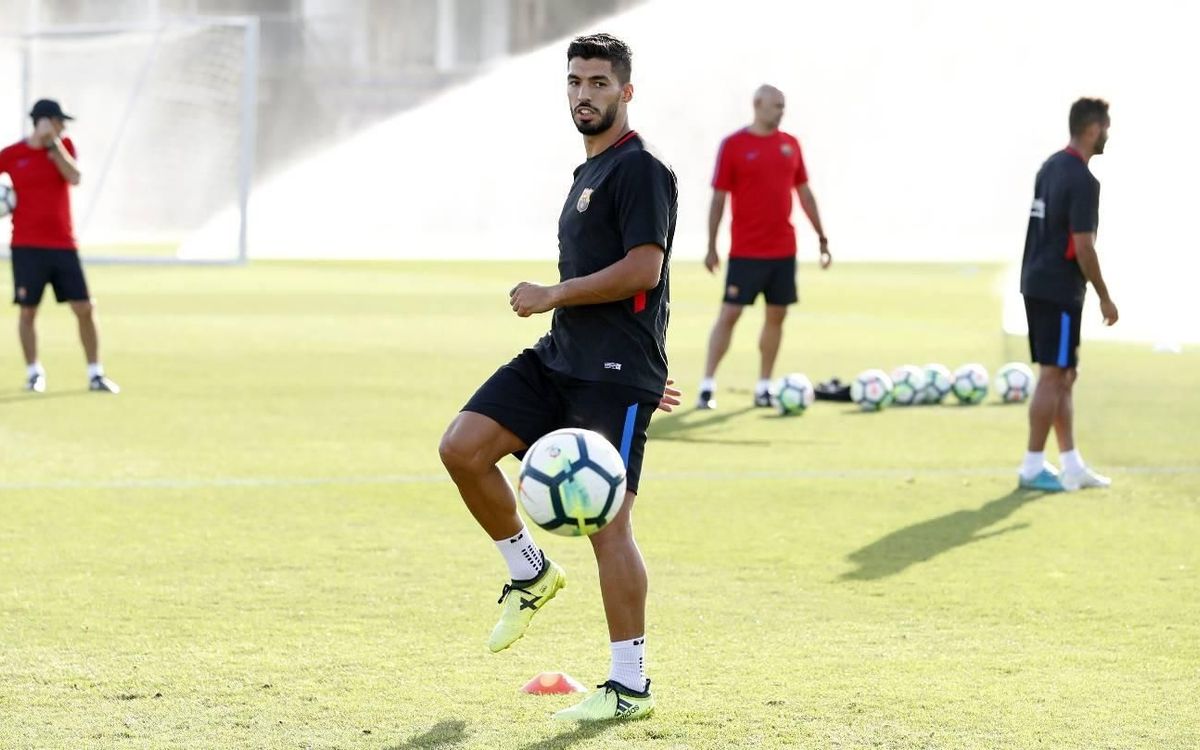 Luis Suárez seguirà la seva recuperació amb la selecció