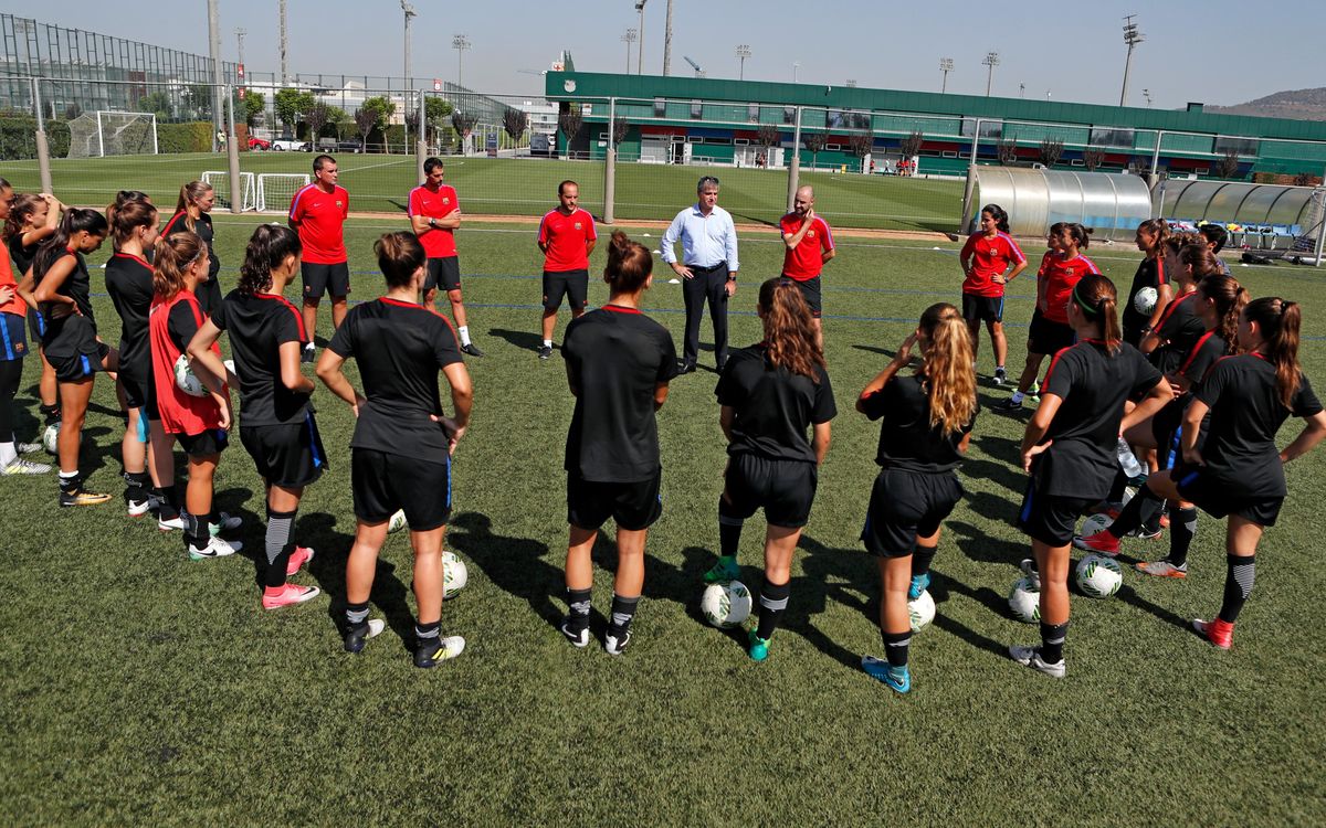 Jordi Mestre da la bienvenida al nuevo Barça Femenino