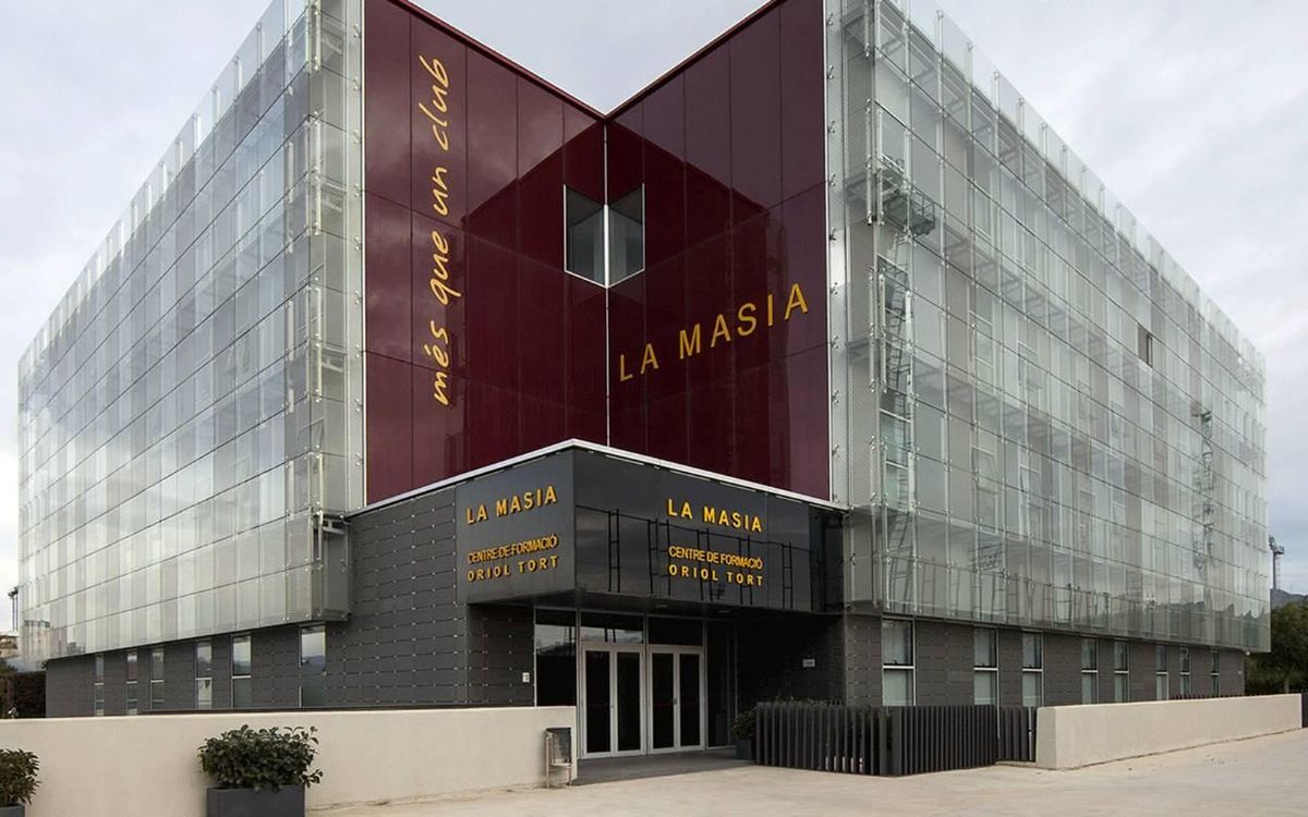 El FC Barcelona guanya el cas instat per MCM Publicidad, SL per a l'explotació de la façana de la Masia