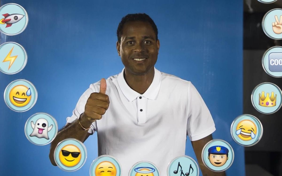 Patrick Kluivert picks emojis for his team-mates