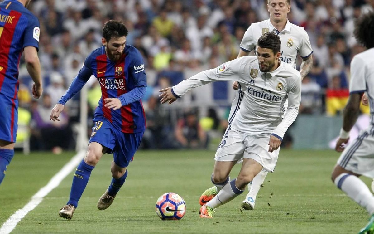 Top horses FC Barcelona and Real Madrid are neck and neck heading into the home stretch