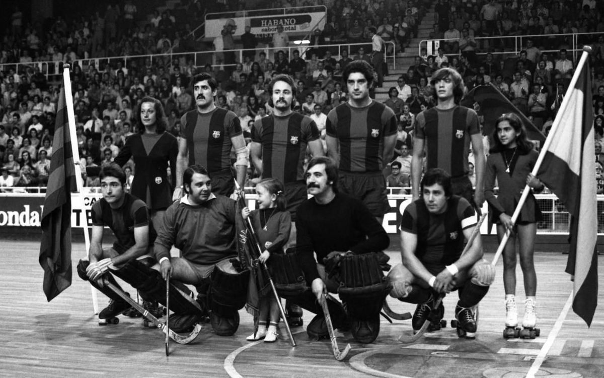 Homenaje a los primeros Campeones de Europa antes del segundo Barça-Liceo de la final