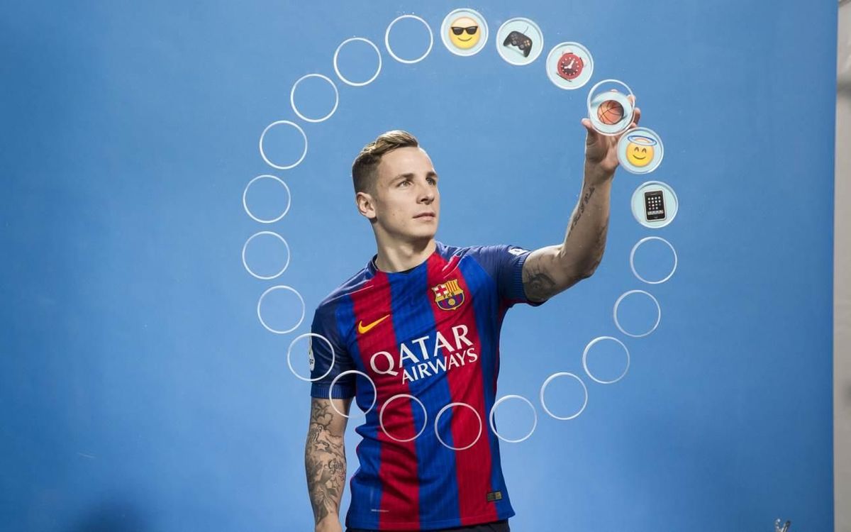 Vidéo - Lucas Digne décrit ses coéquipiers en émojis