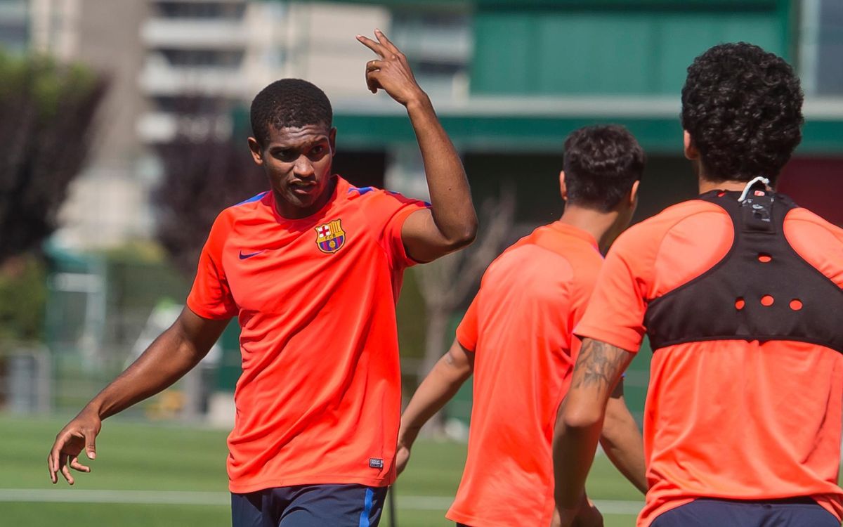 Marlon Santos: Privilege to be staying at Barça