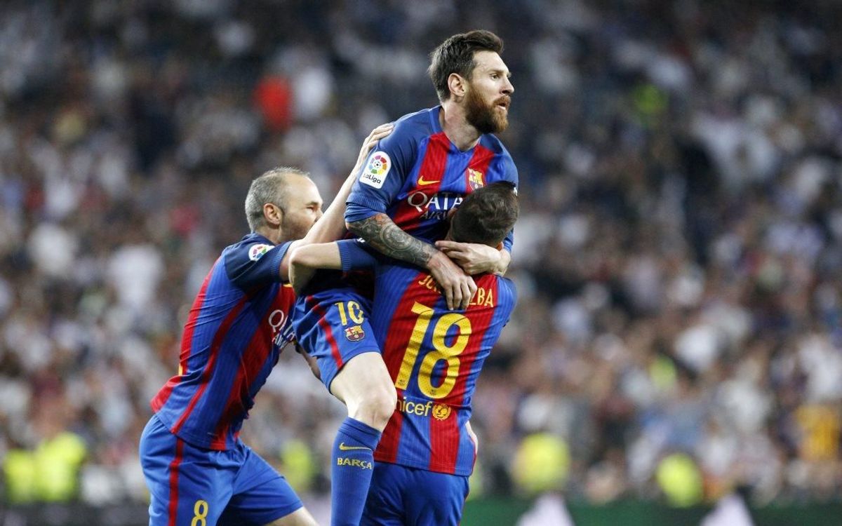 Real Madrid - FC Barcelona: Sant Messi glorioso (2-3)