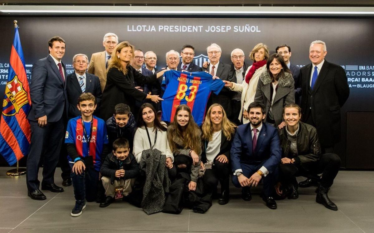 El Camp Nou recuerda al presidente Agustí Montal, al vicepresidente Jaume Llauradó y al ex jugador Ángel Oliveros