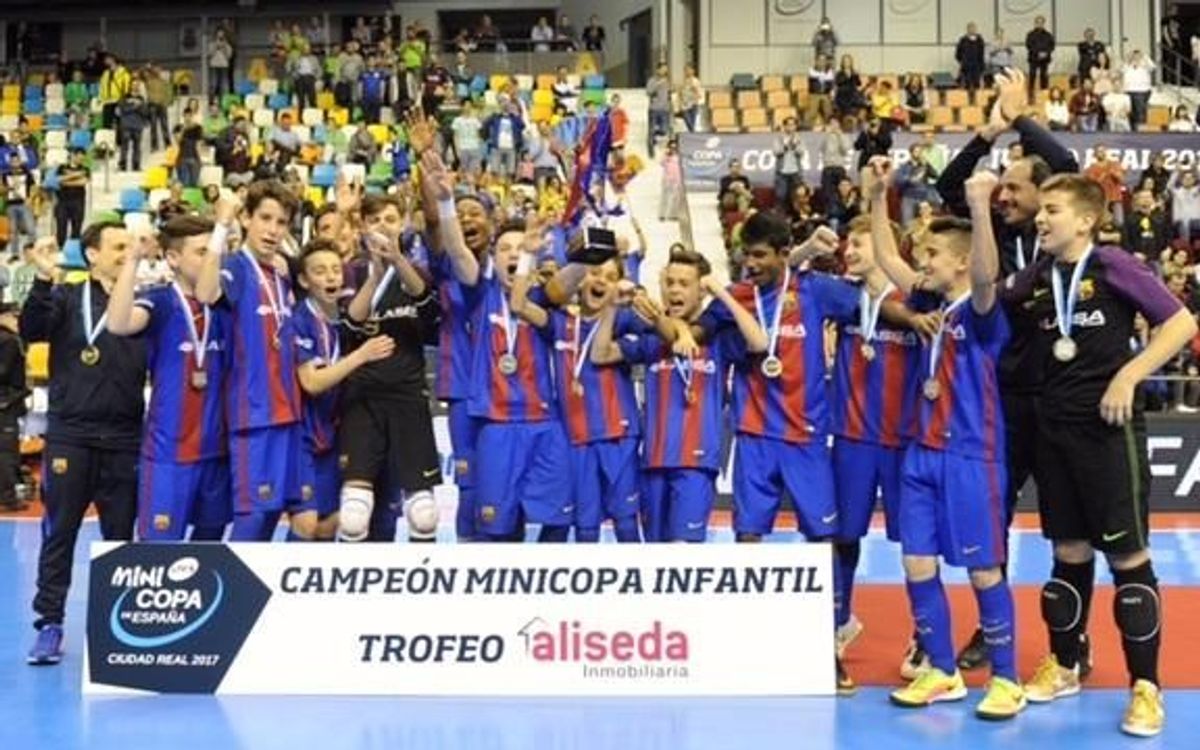¡El Infantil gana la Mini Copa!