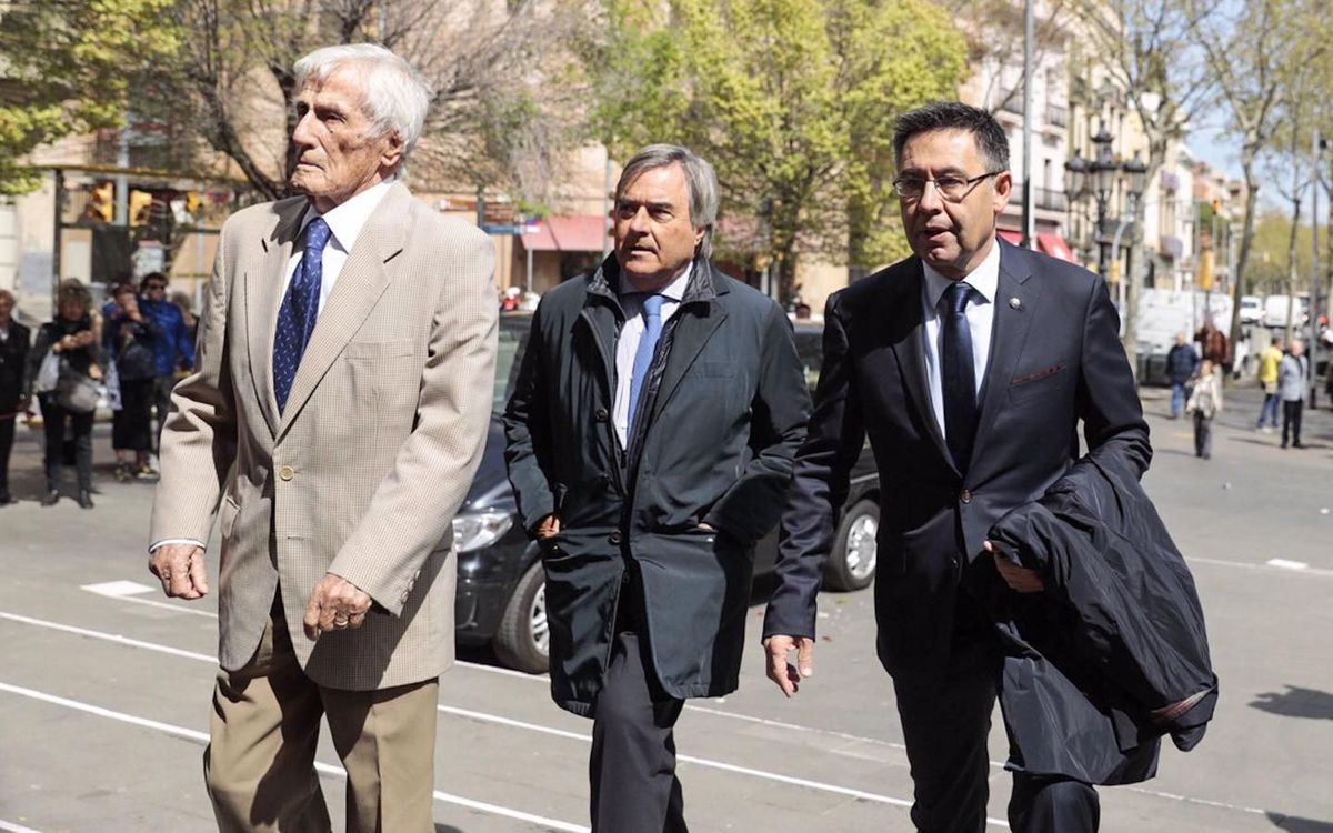 Multitudinaria despedida a la figura de Agustí Montal