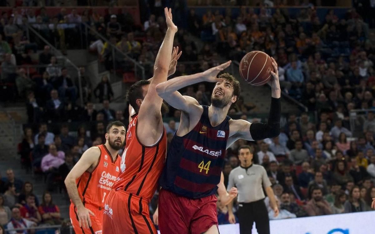 FC Barcelona 67-76 Valencia Basket: Cursed third period ends cup dream