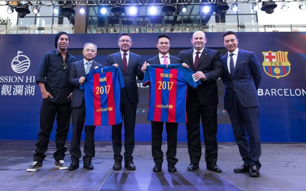 Firma del acuerdo entre el FC Barcelona y Mission Hills, un nuevo paso en la estrategia del posicionamiento global del Club