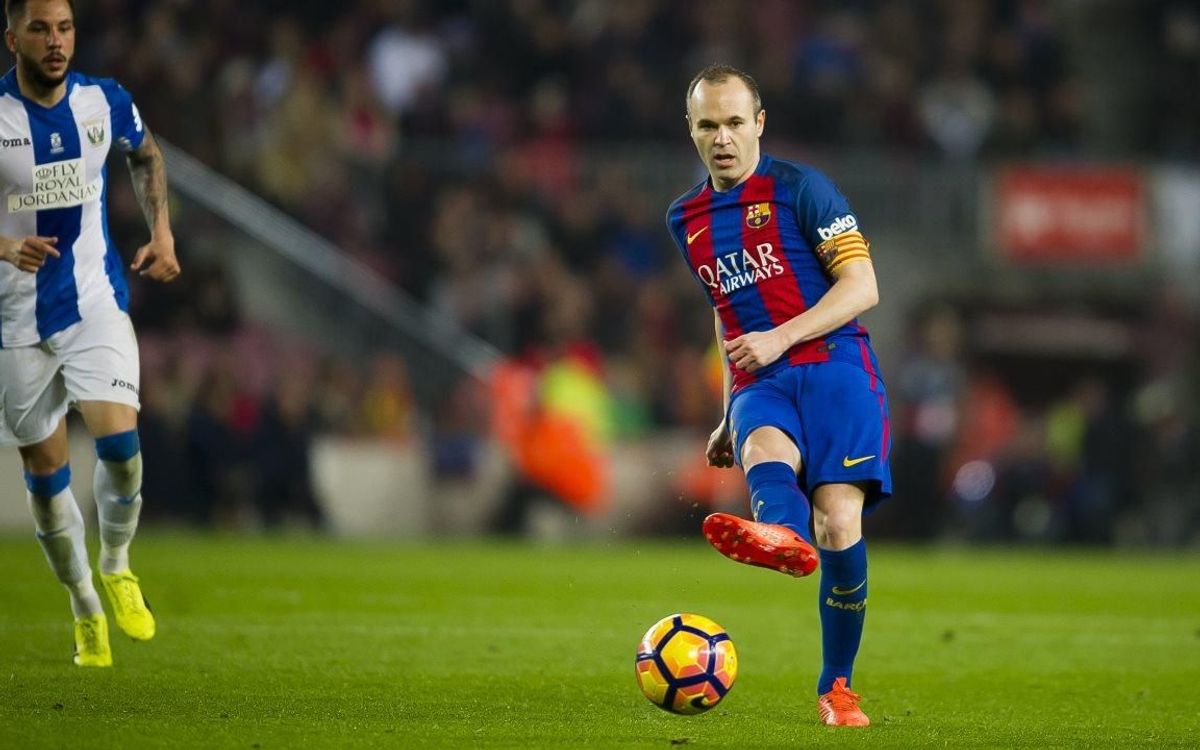 Andrés Iniesta reaches 400 league games for FC Barcelona