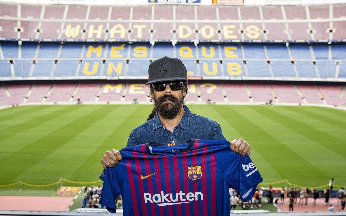 Damian Marley visita el Camp Nou